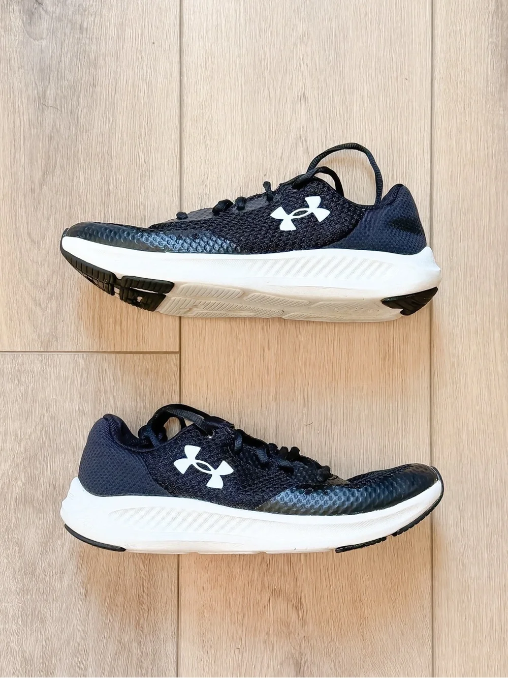 UNDER ARMOUR BOYS RUNNING SHOE BUNDLE SIZE 5.5 SCRAMJET 5 CHARGED PURSUIT 3